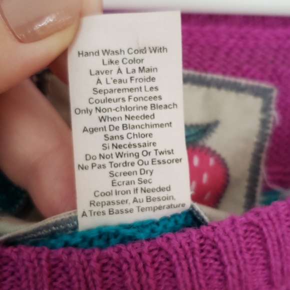 Berry cute sweater - Picture 4 of 4